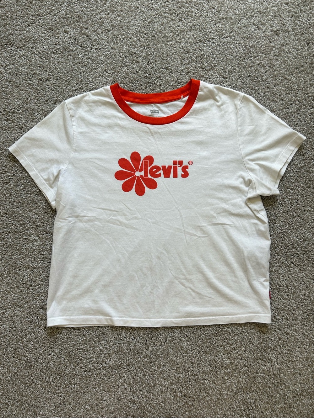 levi’s floral logo tee